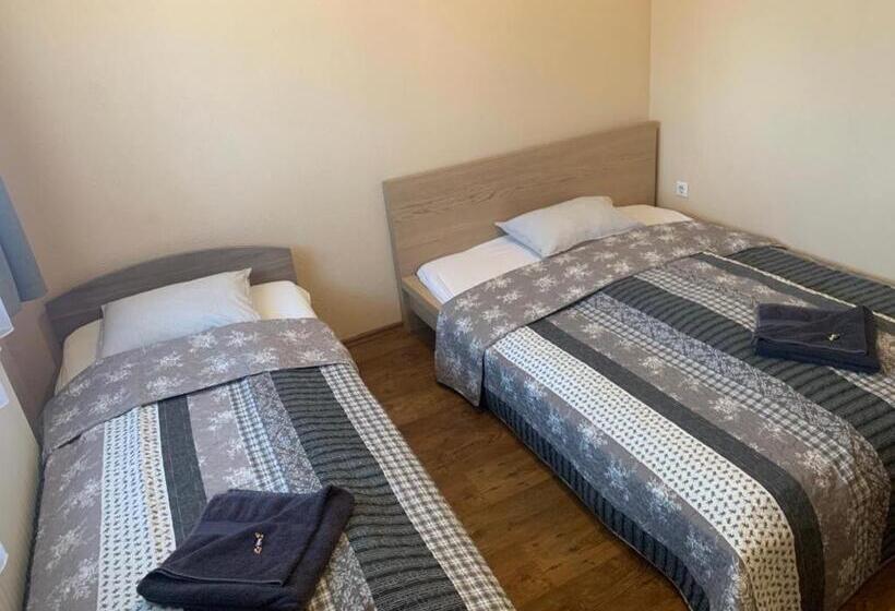 غرفة ديلوكس, Toscan Panzió