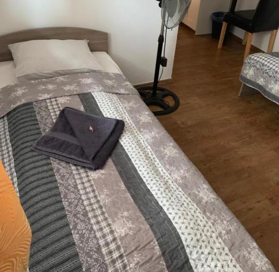 غرفة ديلوكس, Toscan Panzió