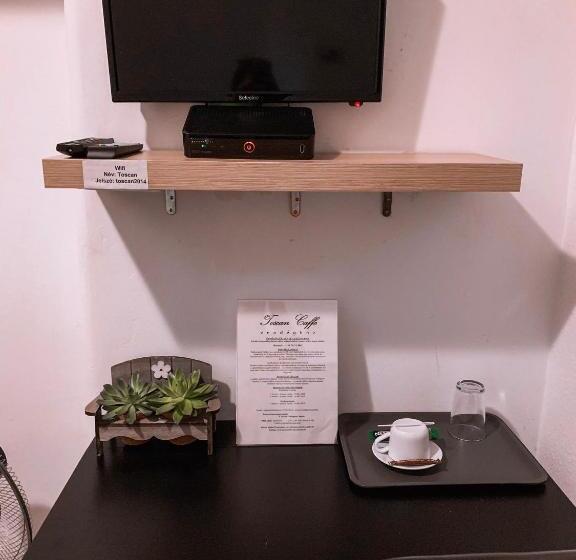 غرفة قياسية فردية, Toscan Panzió