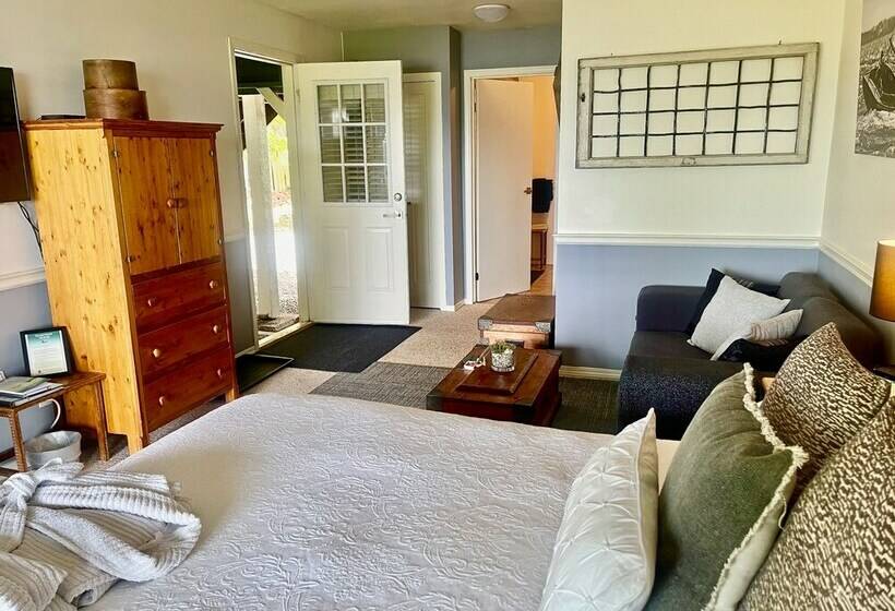 带海景的带双人床的标准间, Quarrystone House B&b