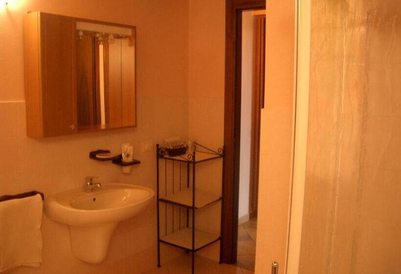 דירת חדר, B&b Borgo Tre Case