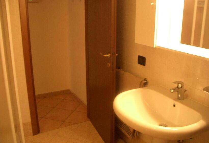 דירת חדר, B&b Borgo Tre Case