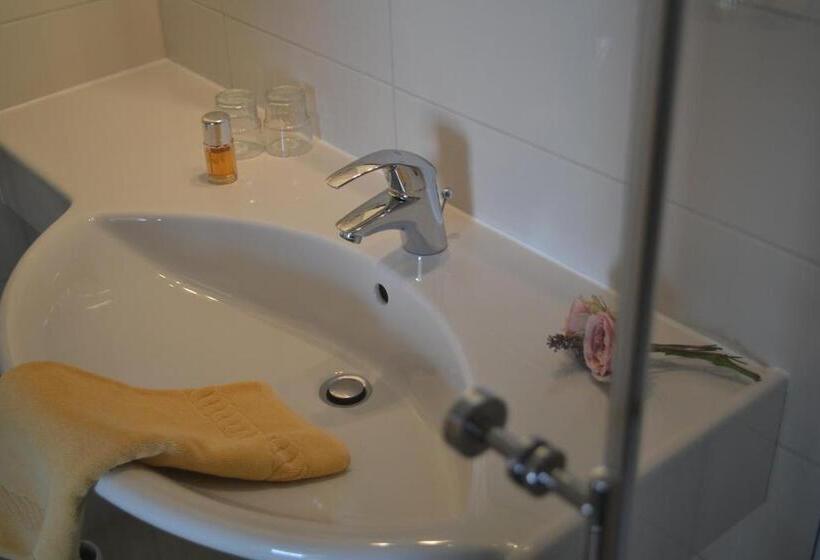 شقة غرفة واحدة, Gasthof Rotes Roß