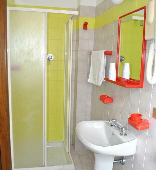 غرفة قياسية, La Lanterna Di Guiglia