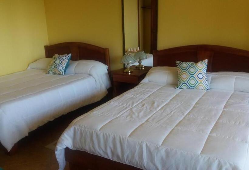 غرفة قياسية رباعية مزودة بشُرفة, La Princesa