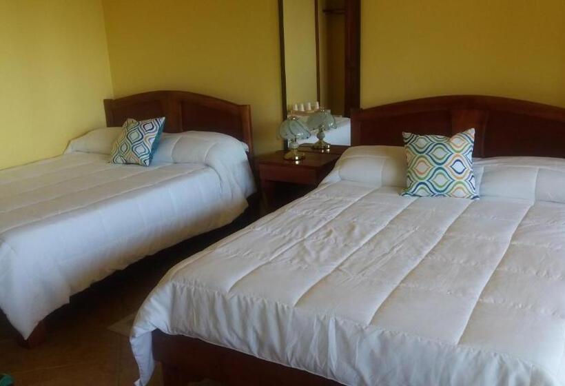 غرفة قياسية رباعية مزودة بشُرفة, La Princesa