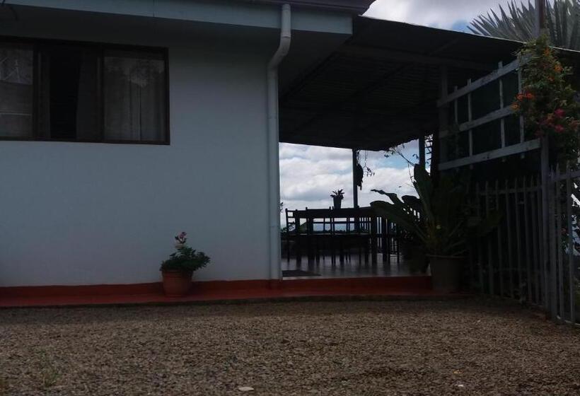 شقة غرفة واحدة, La Princesa