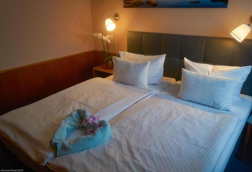 Номер Стандарт Трехместный, Wutzler