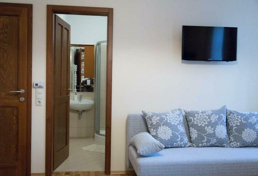 Четырехместный Номер Deluxe, Althaus Vendégház