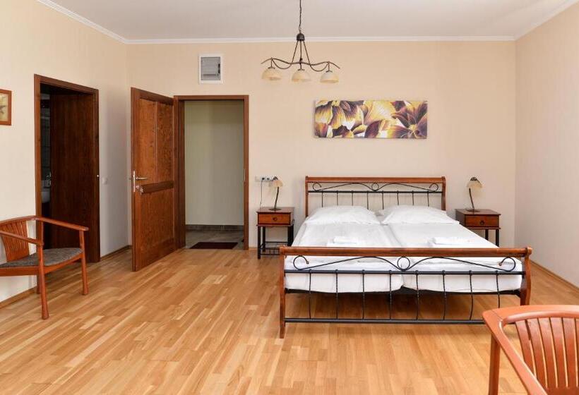 Семейный Номер Deluxe, Althaus Vendégház