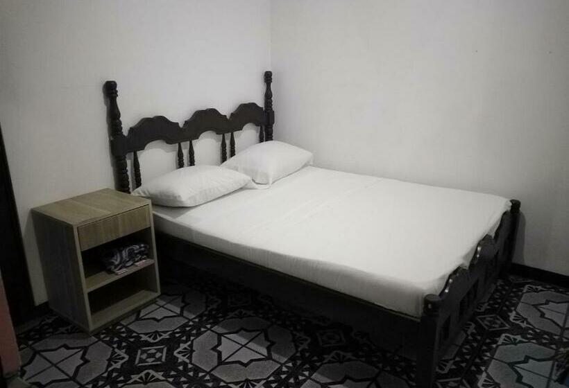 エコノミールーム, Hostel Orozco   Costa Rica