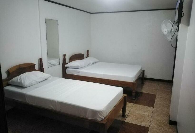 エコノミートリプルルーム, Hostel Orozco   Costa Rica