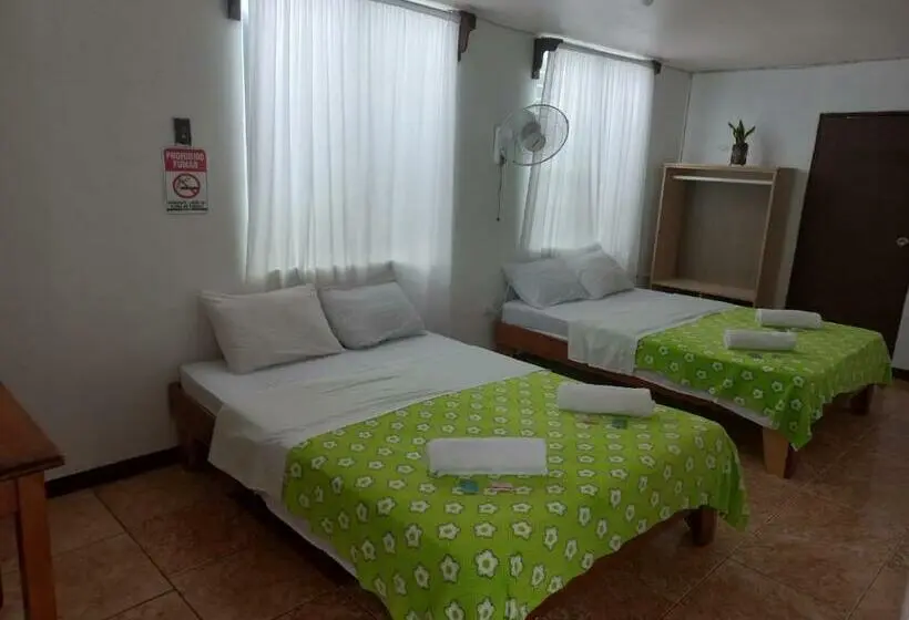 エコノミー４人部屋, Hostel Orozco   Costa Rica
