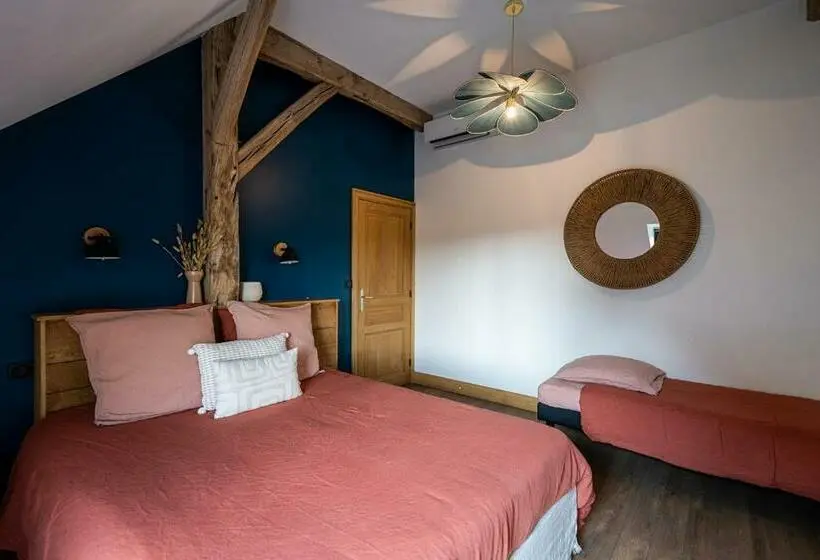 スーペリアトリプルルーム, La Grange De Léonie, Chambres D Hôtes Avec Piscine Et Spa