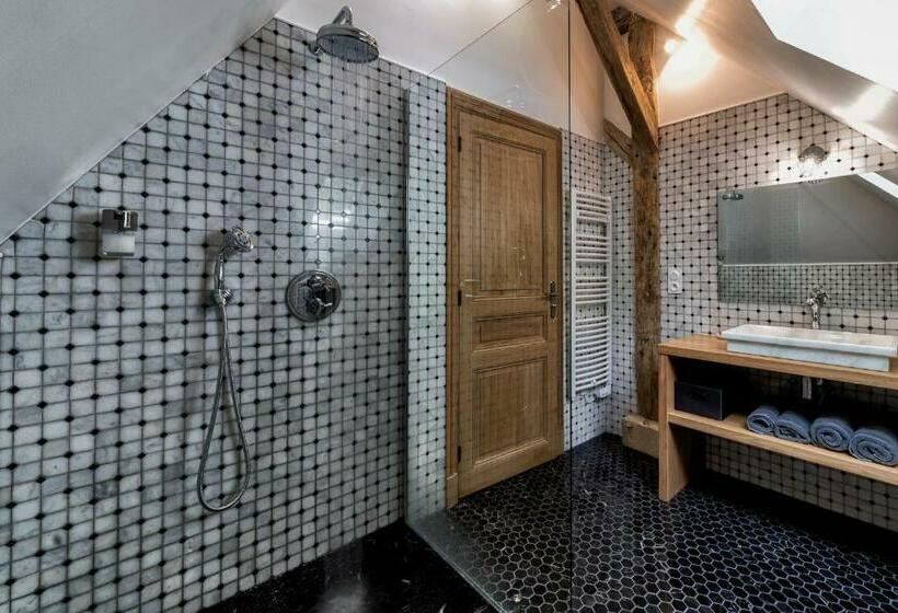 اتاق لوکس سه تخته, La Grange De Léonie, Chambres D Hôtes Avec Piscine Et Spa