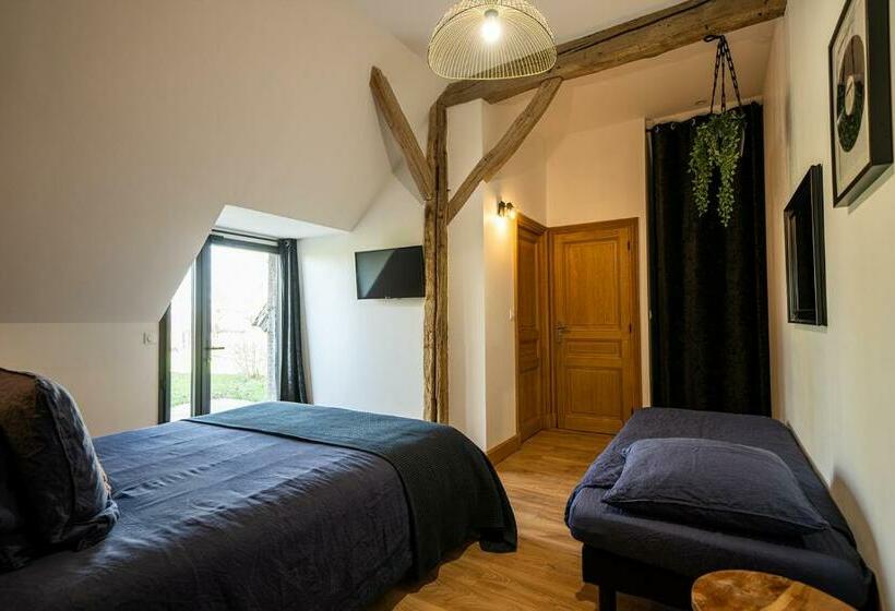 חדר דלוקס לשלושה, La Grange De Léonie, Chambres D Hôtes Avec Piscine Et Spa