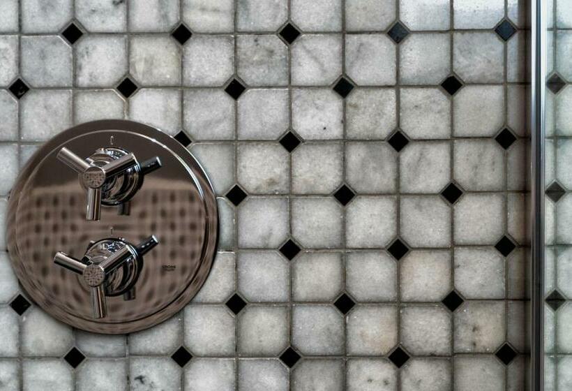 חדר דלוקס לשלושה, La Grange De Léonie, Chambres D Hôtes Avec Piscine Et Spa