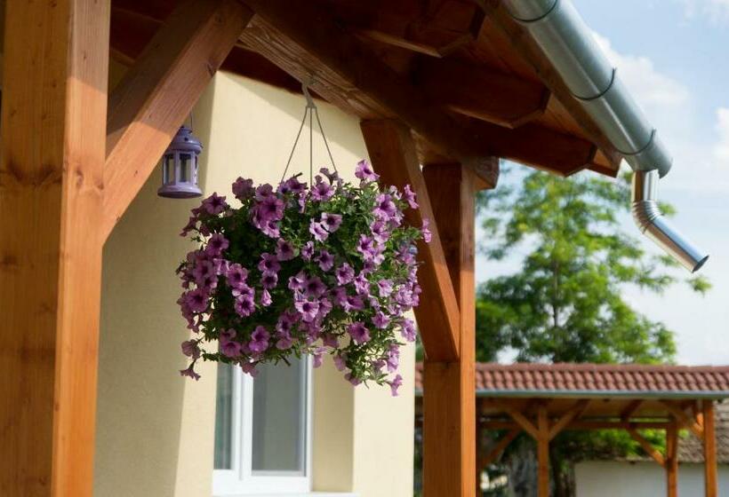 침실 2개 주택, Levendula Vendégház