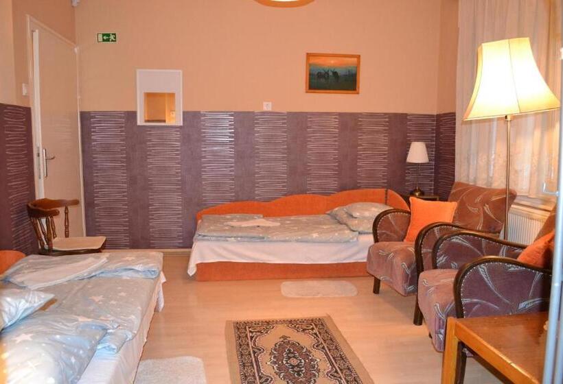 スタンダードルーム, Vár Lak Vendégház