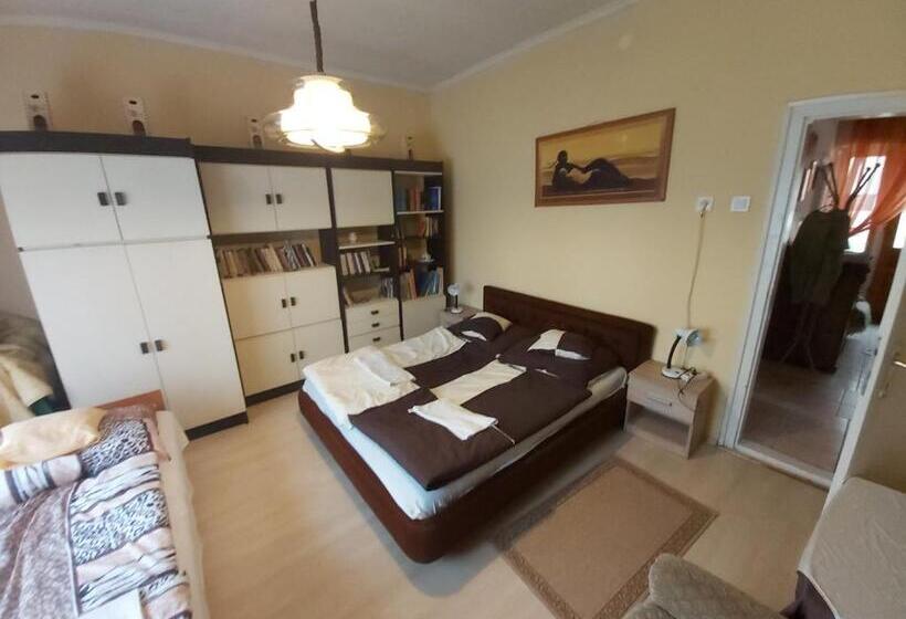 ベーシックルーム, Vár Lak Vendégház