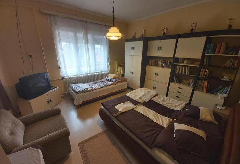 ベーシックルーム, Vár Lak Vendégház