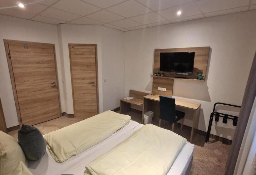 Номер Стандарт, Schwarzer Adler   Hotel Garni