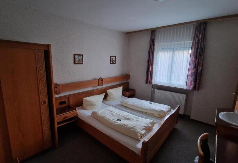 이코노미 룸, Schwarzer Adler   Hotel Garni