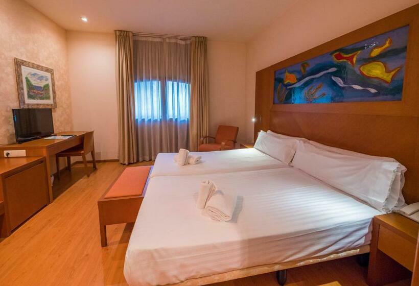 غرفة قياسية, Dwo Valencia