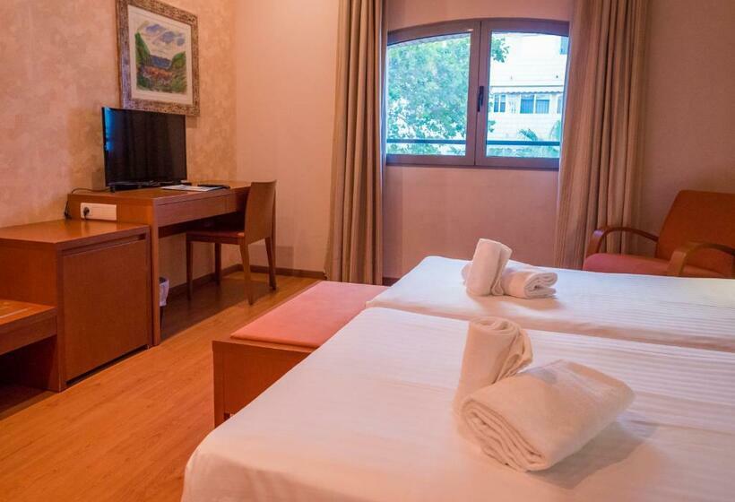 غرفة قياسية, Dwo Valencia