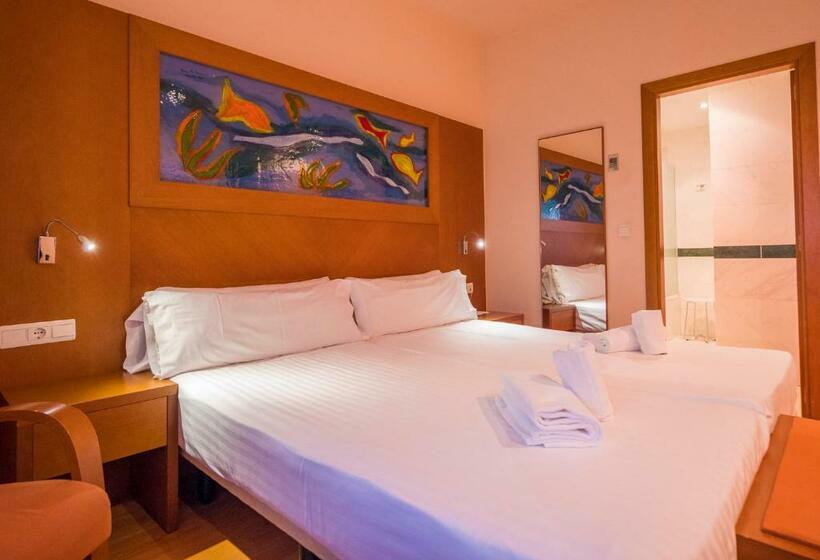 غرفة قياسية ثلاثية, Dwo Valencia