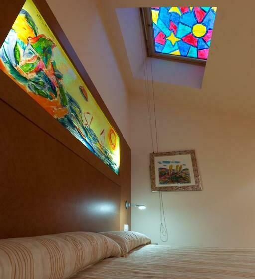 غرفة قياسية ثلاثية, Dwo Valencia