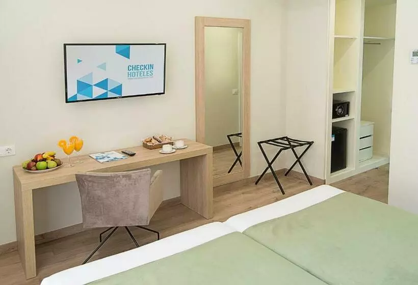 اتاق سوپریور, Dwo Valencia