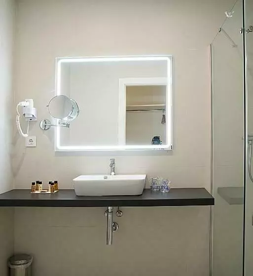 اتاق سوپریور یک تخته, Dwo Valencia