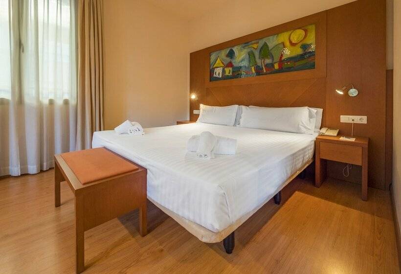 غرفة قياسية, Dwo Valencia