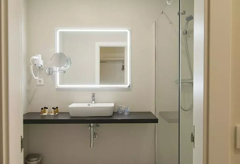 اتاق سوپریور, Dwo Valencia