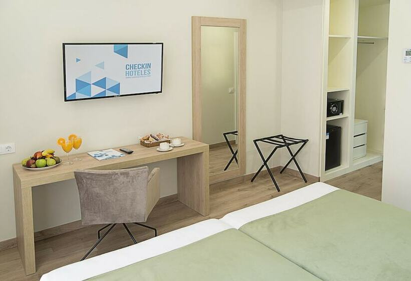 غرفة قياسية, Dwo Valencia