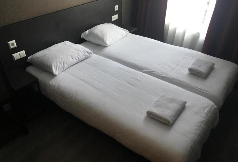 غرفة قياسية, Manofa