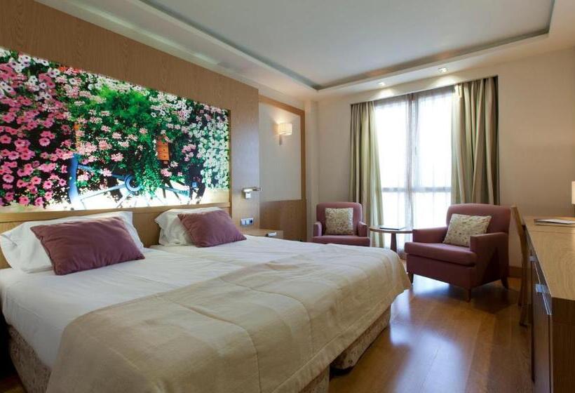 اتاق خانوادگی, Nelva