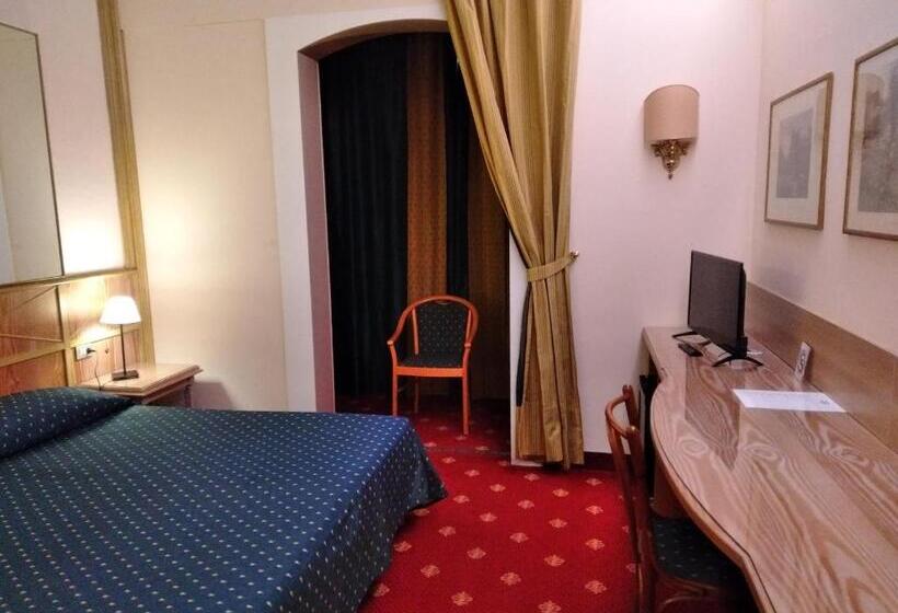 חדר סטנדרט, Polo