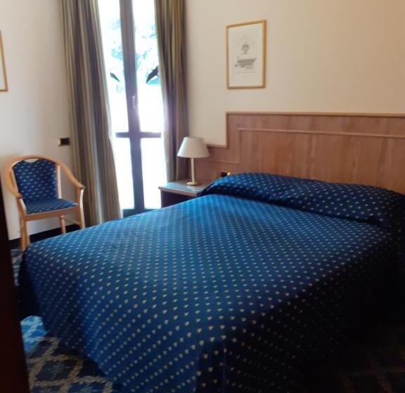 חדר סופריור, Polo