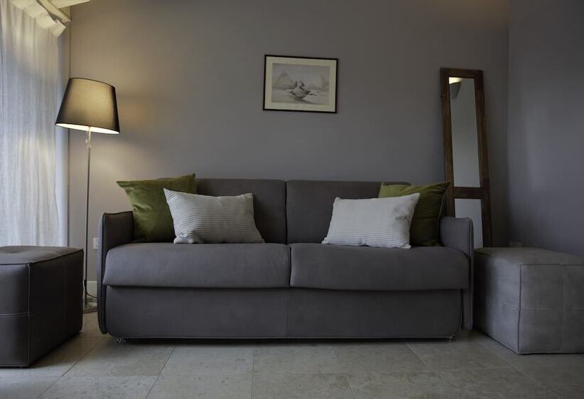 סוויטה, Santellone Resort