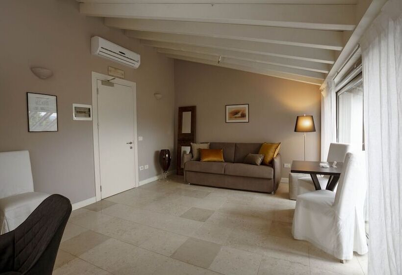سوییت, Santellone Resort