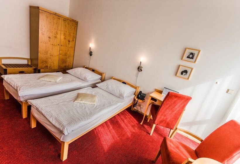 اتاق استاندارد, Set