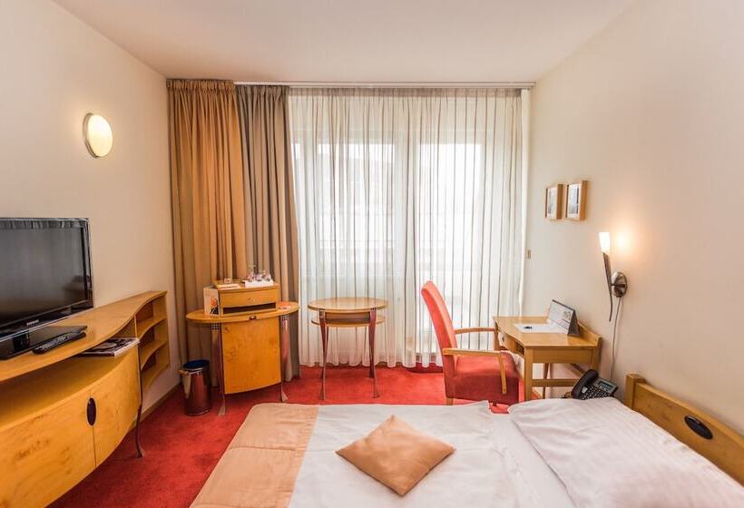 اتاق استاندارد یک نفره, Set