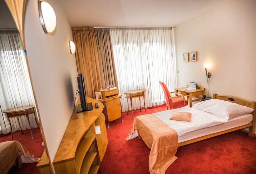 اتاق استاندارد یک نفره, Set