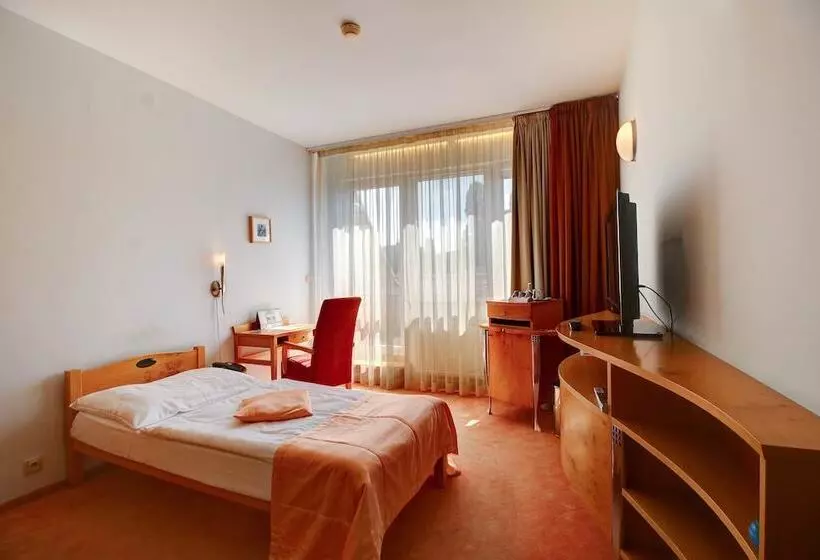 اتاق استاندارد یک نفره, Set