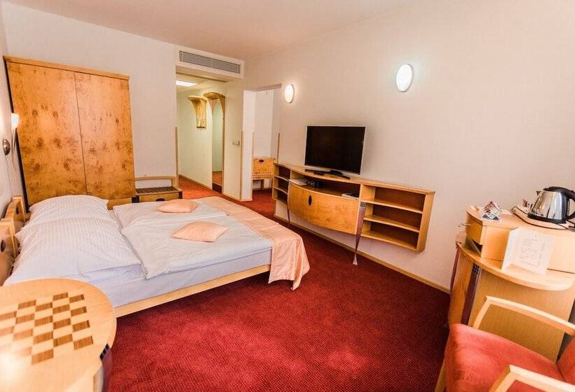 سوییت جونیور, Set