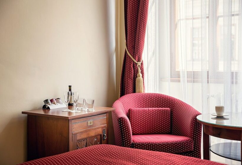 اتاق استاندارد, The Charles