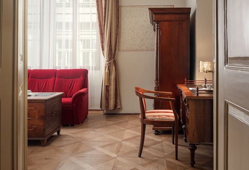 اتاق استاندارد, The Charles