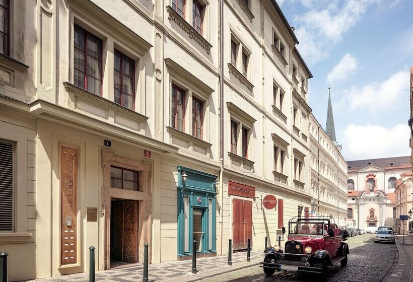 سوییت جونیور, The Charles